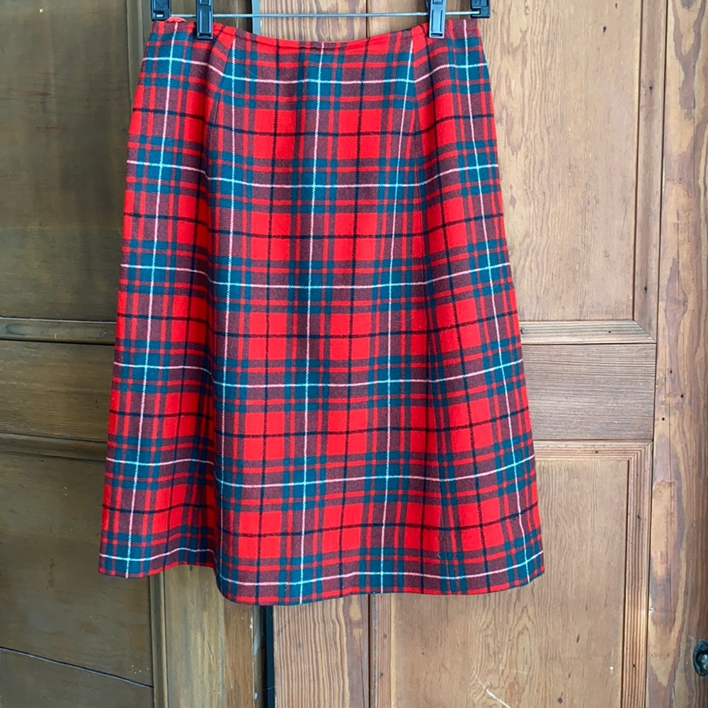 Vintage Pendleton Wool Skirt. Green/Red/Black plaid pattern. Size M.